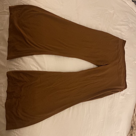 Lululemon groove pants - Picture 2 of 6